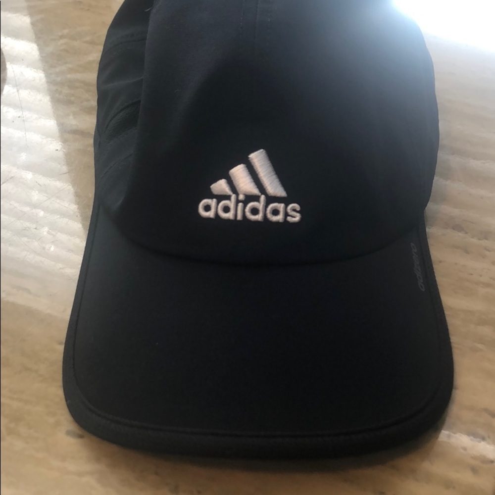 Black ajustable black hat